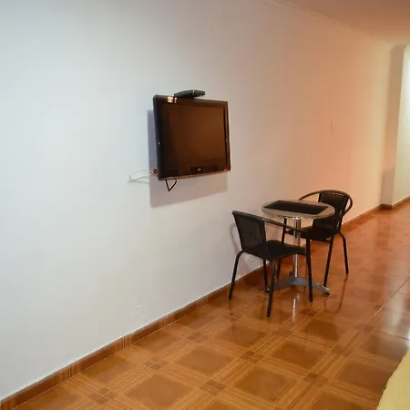 Apto Con Balcon Y Vista 5 Apartamento