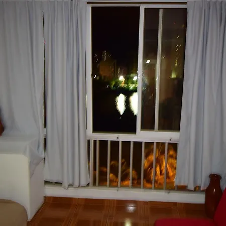 Apto Con Balcon Y Vista 5